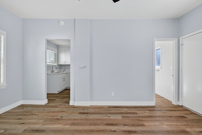 Interior Photo - 1711 E Appleton St