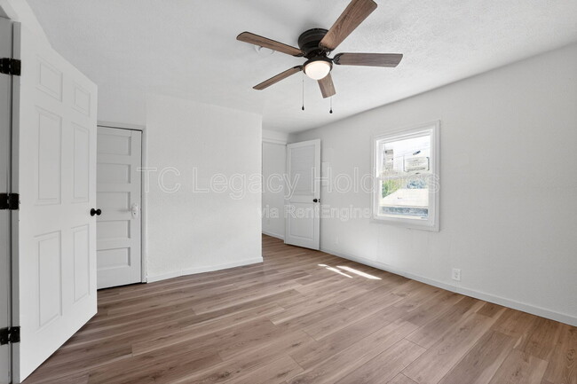 Building Photo - 73 Beechwood Ave