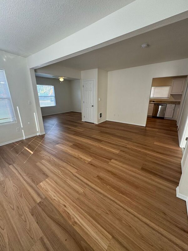 Building Photo - 1348 12th St SE