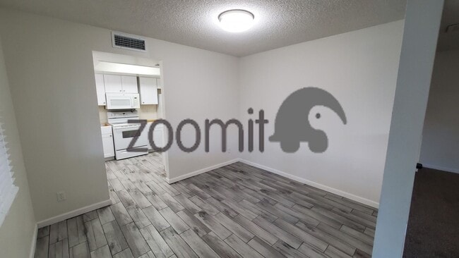 Building Photo - COOMING SOON! Beautifully upgraded house located in the vibrant city of Tempe, AZ