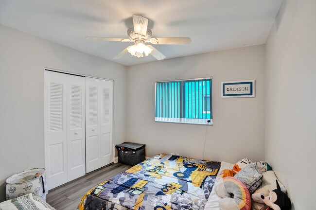 Building Photo - 10501 NW 20th Ct