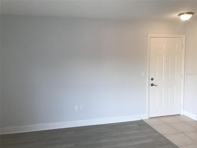 Building Photo - 492 Banyon Tree Cir