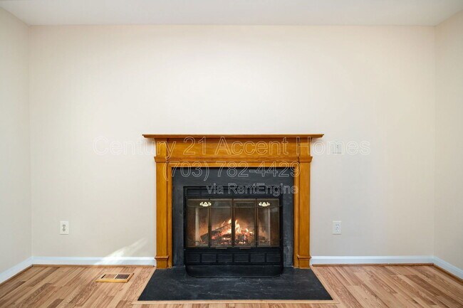 Building Photo - 16 Twin Lake Ct