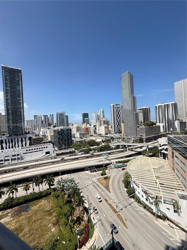 Building Photo - 350 S Miami Ave