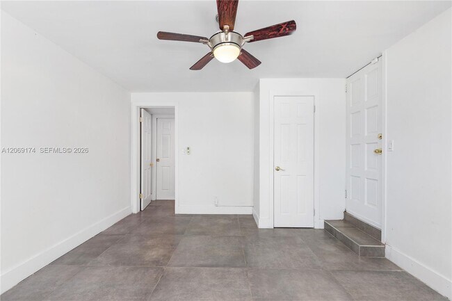 Building Photo - 330 Coconut Isle Dr