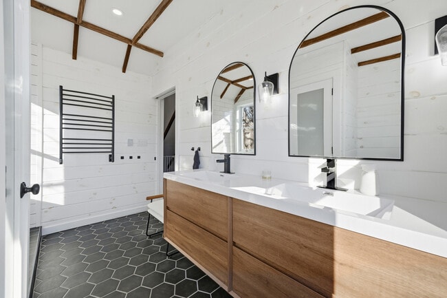 Building Photo - 1424 Macon Ave