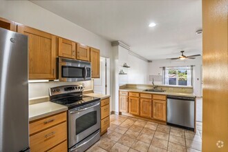 Building Photo - The Breakers: Unfurnished 1-Bed/1-Bath Con...