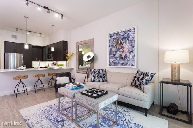 Building Photo - 1 br, 1 bath Condo - 90 Rainey St