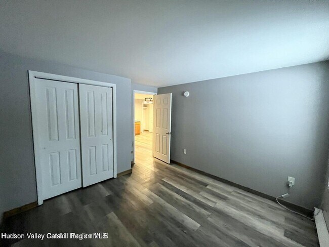 Building Photo - 143 Vedder Rd