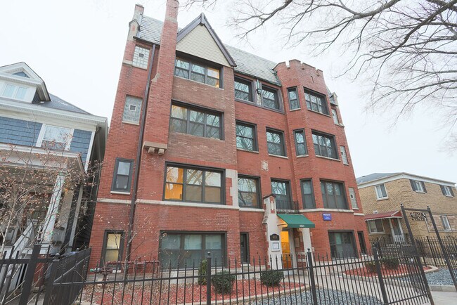 Building Photo - 4614 N Paulina St