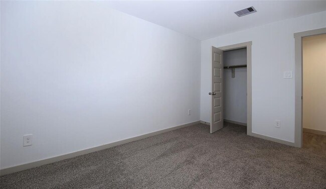 Building Photo - 1702 Windway Ct