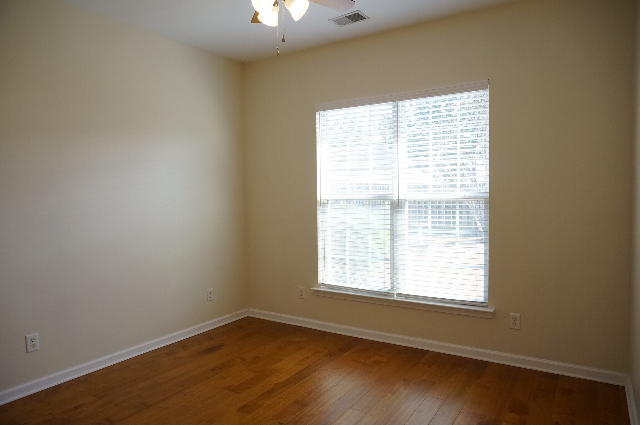 Back Bedroom - 123 Somersby Blvd