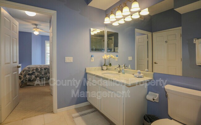 Building Photo - 2405 Harmony Ln