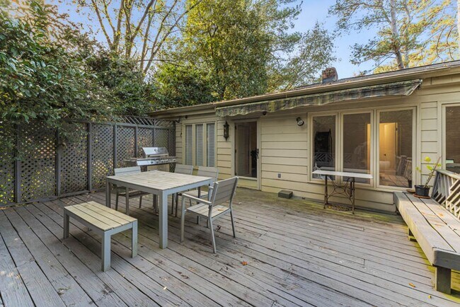 Building Photo - Spacious Briarcliff Woods home!!