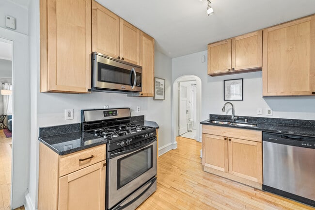 Building Photo - 4518 N Woodburn St