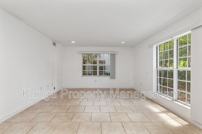 Building Photo - 3525 NW 114th Ln