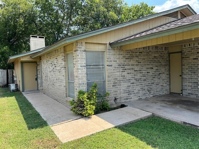 Building Photo - 9603 Teasdale Terrace