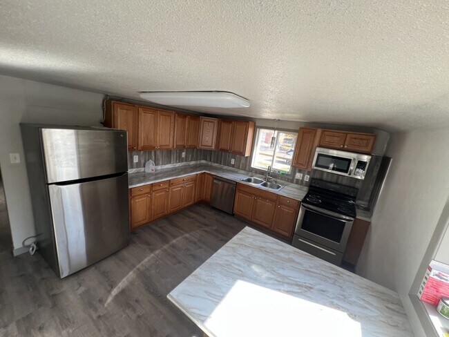 Building Photo - 205 16th Ave Ct