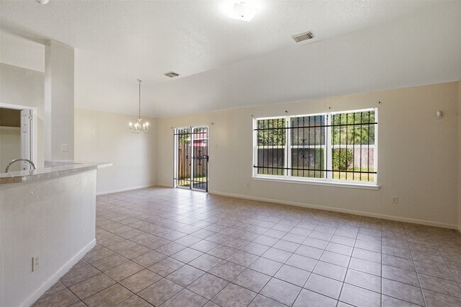 Building Photo - 15738 Boonridge Rd