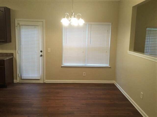 Building Photo - 3846 Pauline Ln