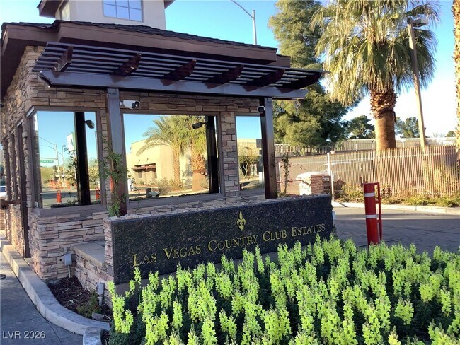 Building Photo - 682 Oakmont Ave