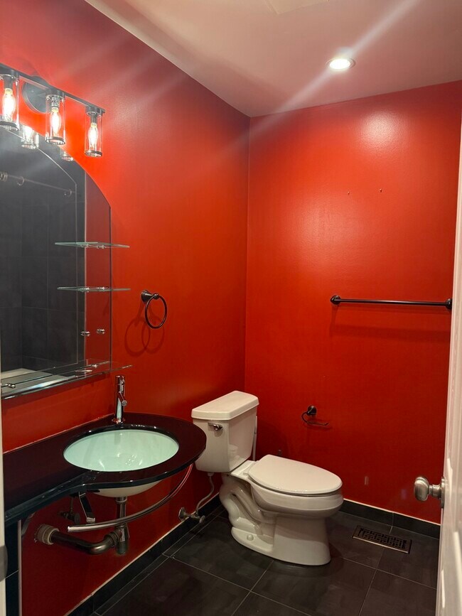 Building Photo - 1155 Silverwood Ct