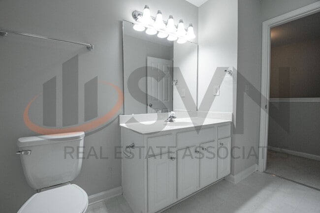 Building Photo - 3 Bedroom / 2.5 Bath in South Durham Neighborhood!