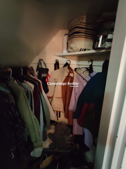 Building Photo - 1539 Cambridge St