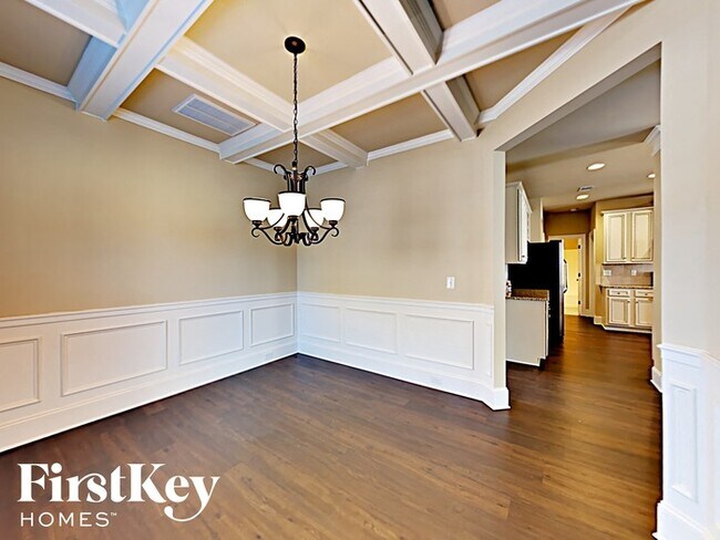 Building Photo - 810 Golden Isles Dr