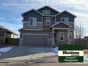 Building Photo - Newer build ready to move in!