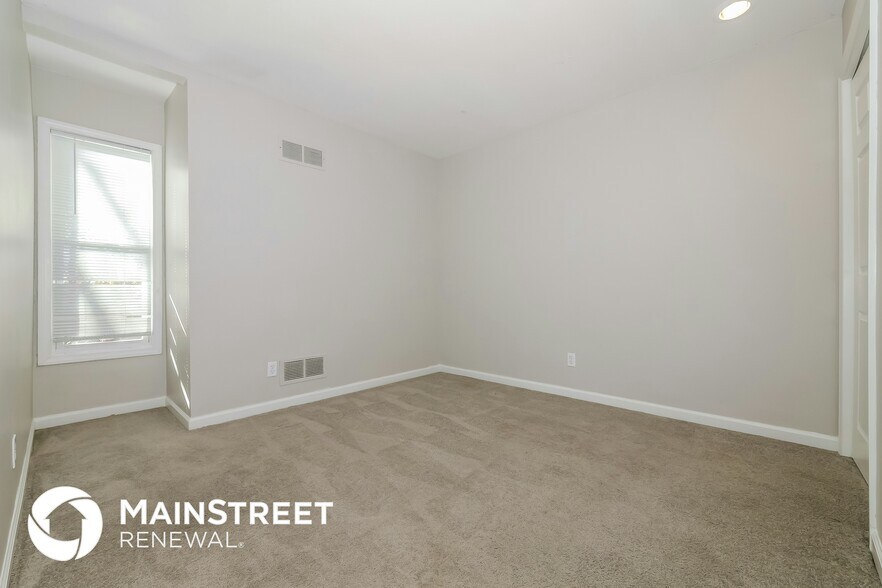 Building Photo - 10940 Reeder St