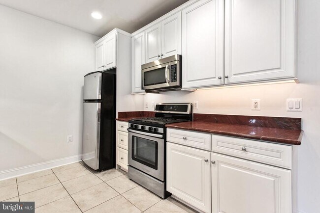 Building Photo - 8319 Quarry Manor Terrace