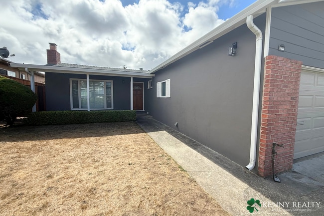 Building Photo - Beautifully Remodeled 3 Bedroom, 2 Bathroo...