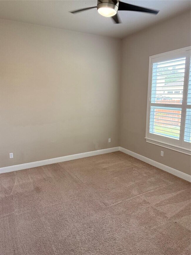 Building Photo - 3750 E Palm Valley Blvd