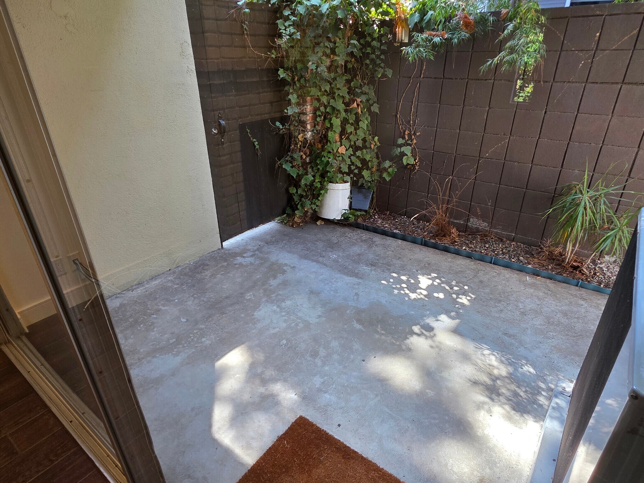 Building Photo - 8227 Redlands St