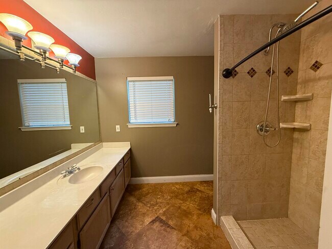 Building Photo - 1584 Chadwick Way