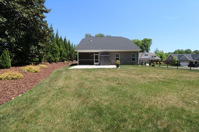 Building Photo - 772 Gibb St