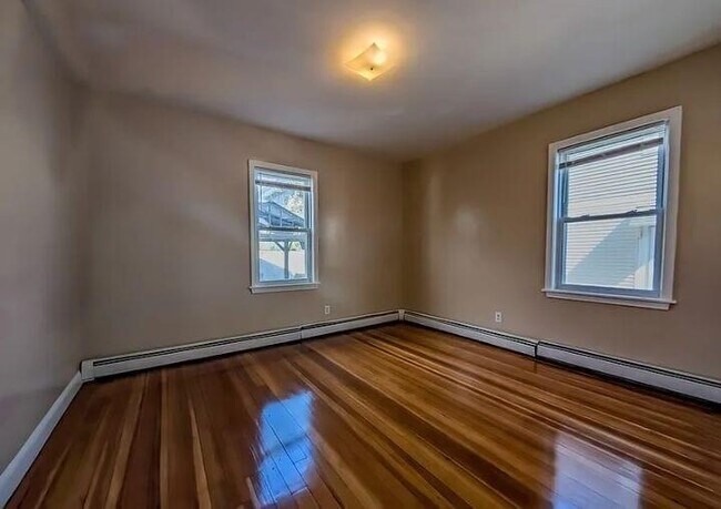 Building Photo - 364 Academy Ave