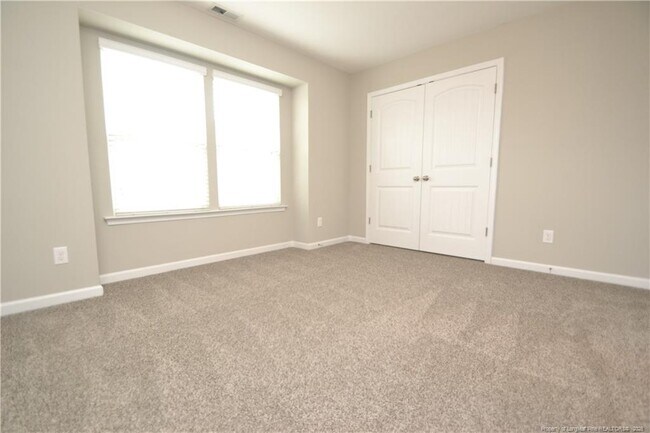 Building Photo - 327 Dove Cottage Ln