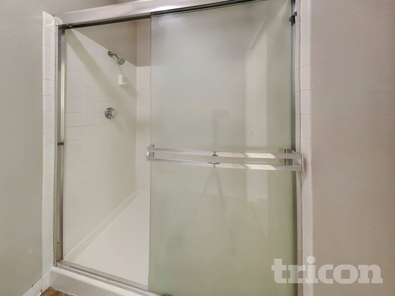 Building Photo - 7726 Robinette Rd