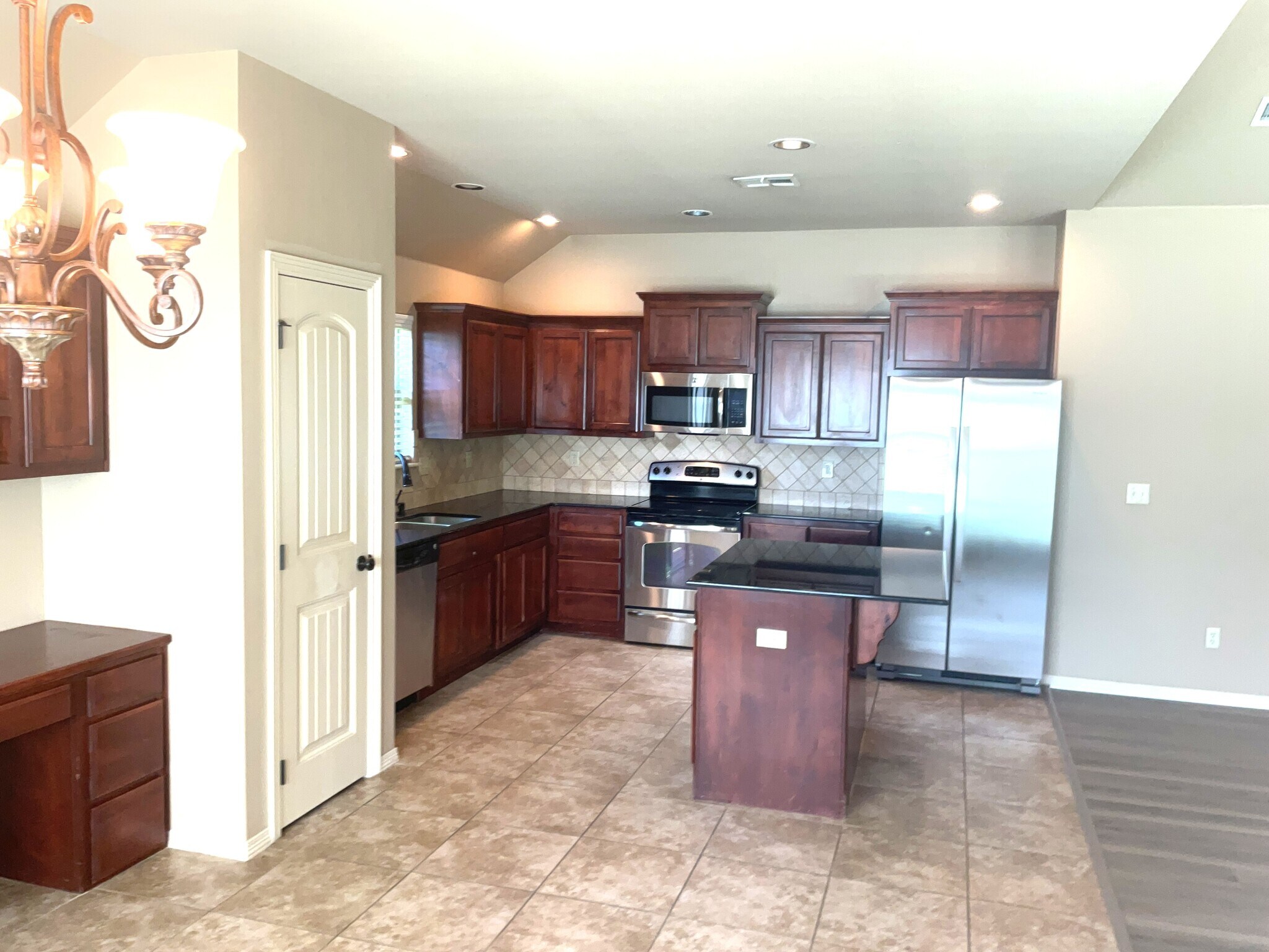 Building Photo - 14537 S Urbana Ct