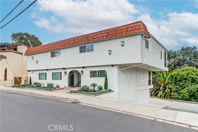 Building Photo - 207 W Marquita