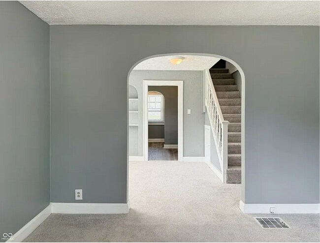 Building Photo - 3736 Kinnear Ave