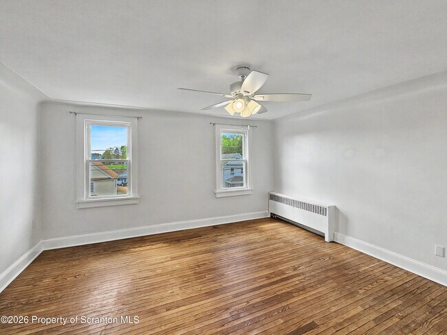 Building Photo - 814 Price St