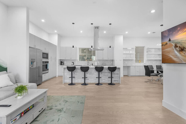 Building Photo - 2107 McGowen St