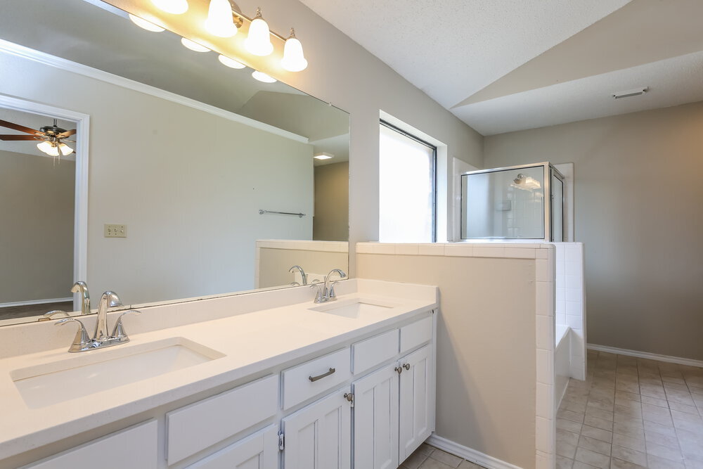 Building Photo - 8137 Camelot Rd