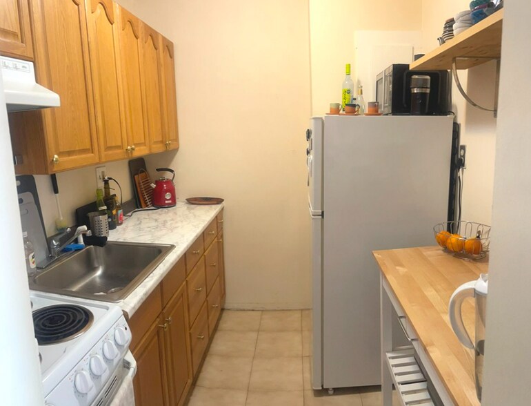 Building Photo - 469 Beacon St