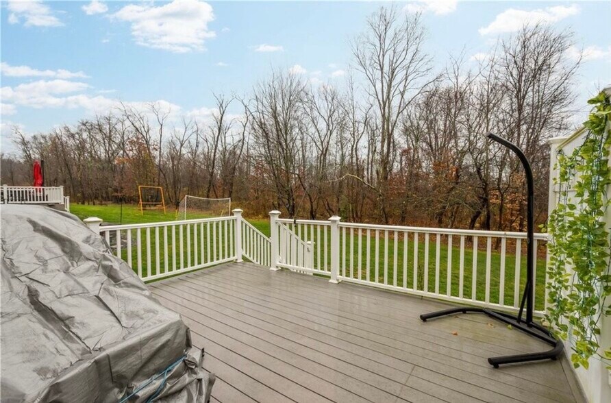 Building Photo - 294 Maple Ridge Dr