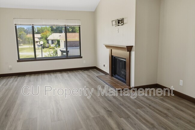 Building Photo - 2409 Heritage Dr