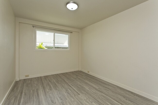 Building Photo - Single Family